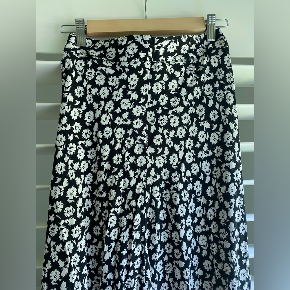 Zara Navy & White Floral Midi Skirt